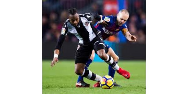 Doukouré se junta ao Paris Saint-Germain com poucas chances